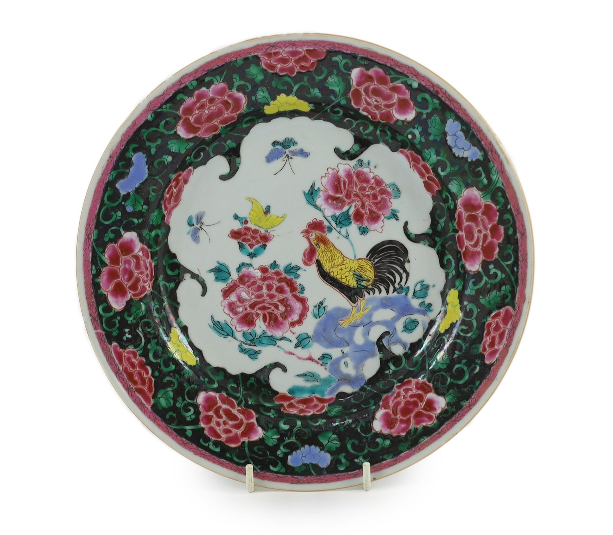 A Chinese famille rose 'rooster' plate, Yongzheng period - 23cm diameter